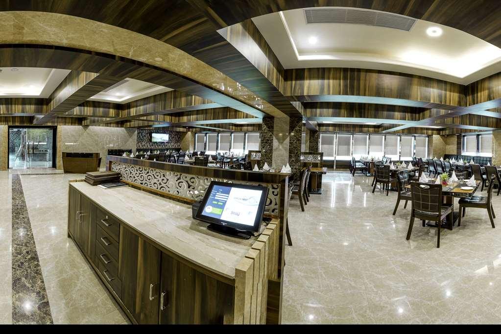 Clarion Inn Jaipur Kukas Ресторант снимка
